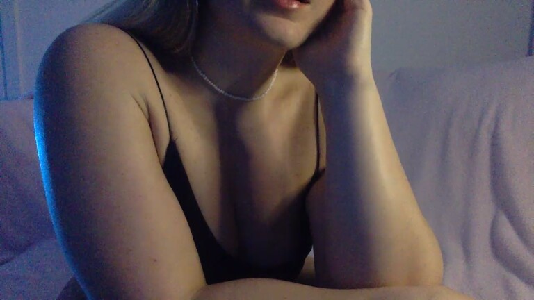 PeachyVelvetBunny's Streamate show and profile