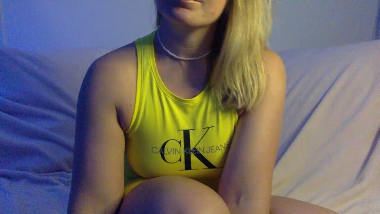 PeachyVelvetBunny's Streamate show and profile