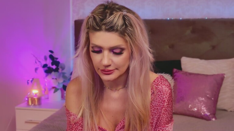 AmyraJo's Streamate show and profile