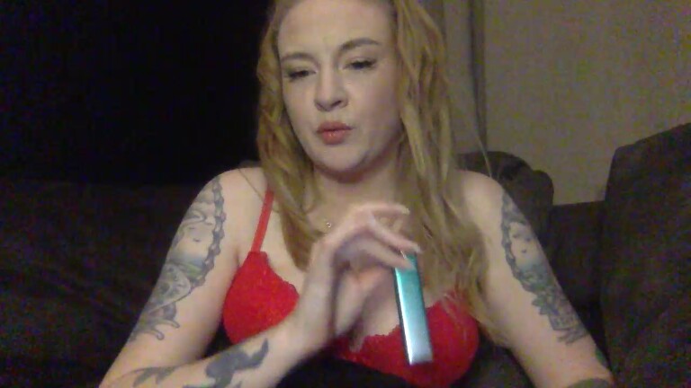 TattooedHousewife's Streamate show and profile
