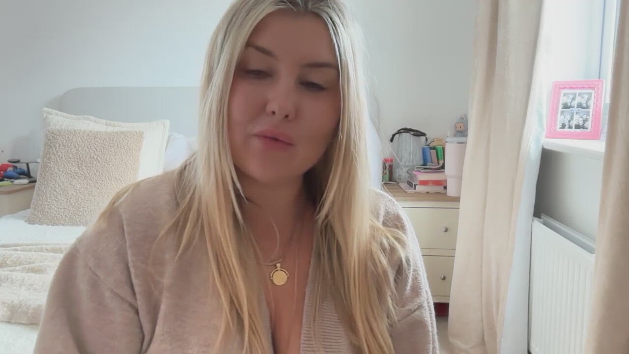 PeachyPolUK